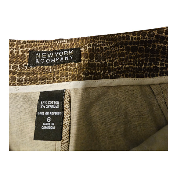 New York & Company Size 6 Snake Print Mini Skirt - Picture 2 of 7